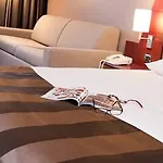Mercure Paris Val De 4*