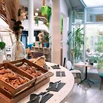Hotel Mercure Paris Val De 4*