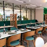 Hotell Mercure Paris Val De 4*