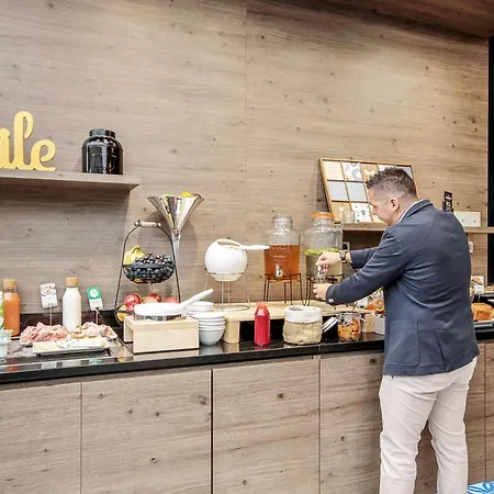 Mercure Paris Val De Ξενοδοχείο 4*