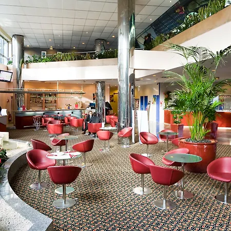 Mercure Paris Val De Hotel 4*