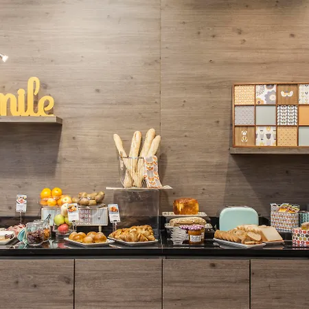 Mercure Paris Val De Hotel