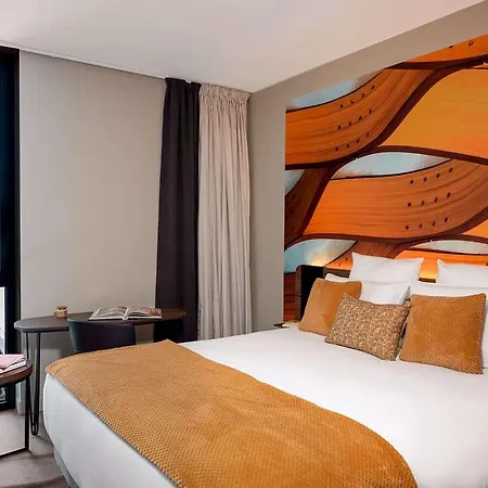 Mercure Paris Val De Hotel 4*