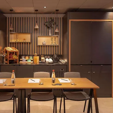 Mercure Paris Val De Hotel