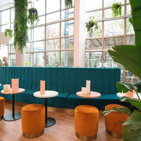 Ξενοδοχείο Mercure Paris Val De 4*