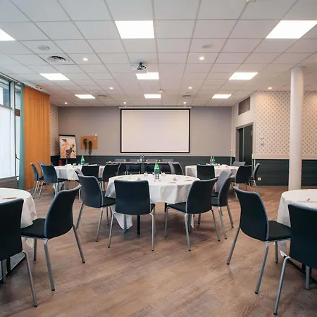 Mercure Paris Val De