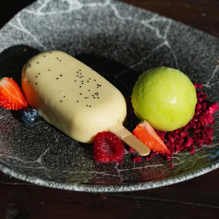 Mercure Paris Val De Hotel 4*