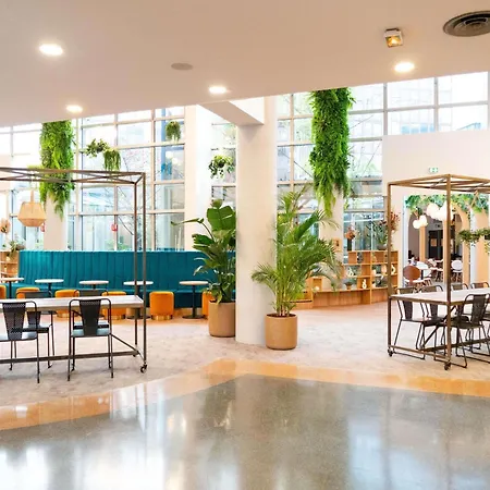 Mercure Paris Val De Hotel 4*