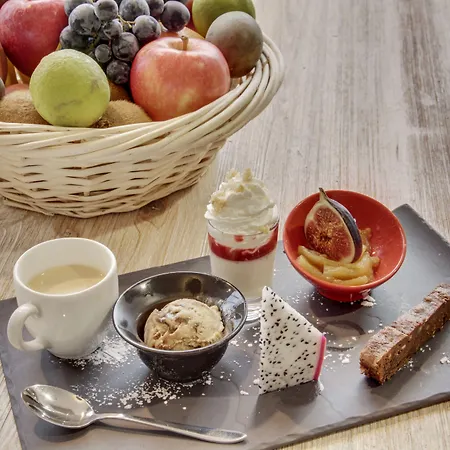 Mercure Paris Val De Hotel