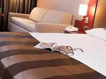 Mercure Paris Val De 4*