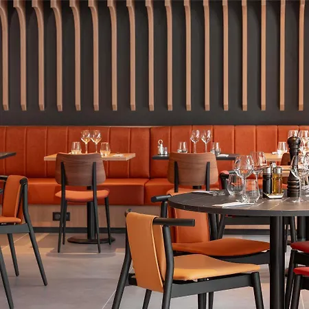 Hotel Mercure Paris Val De 4*