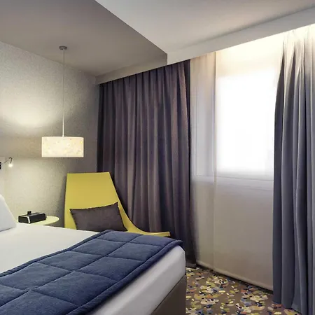 Mercure Paris Val De Отель 4*