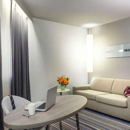 Mercure Paris Val De 4*