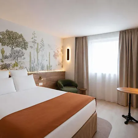 Mercure Paris Val De 4*