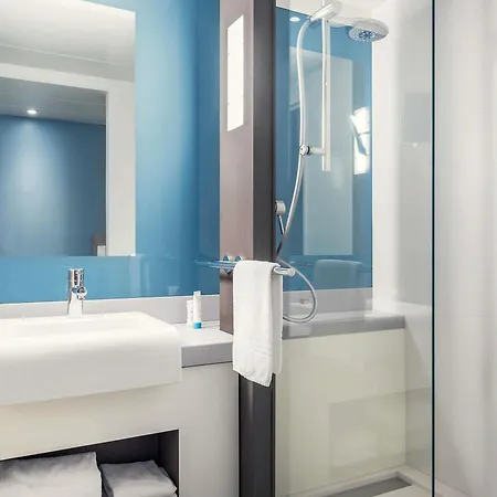 Mercure Paris Val De Szálloda 4*