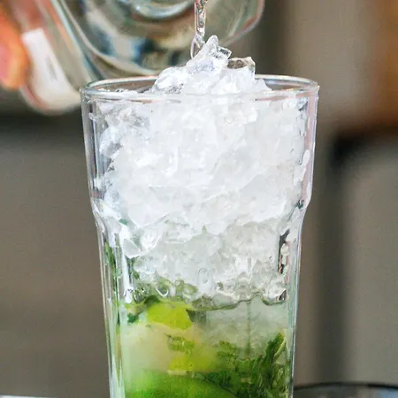 Mercure Paris Val De Hotel 4*
