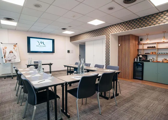 Mercure Paris Val De 4*