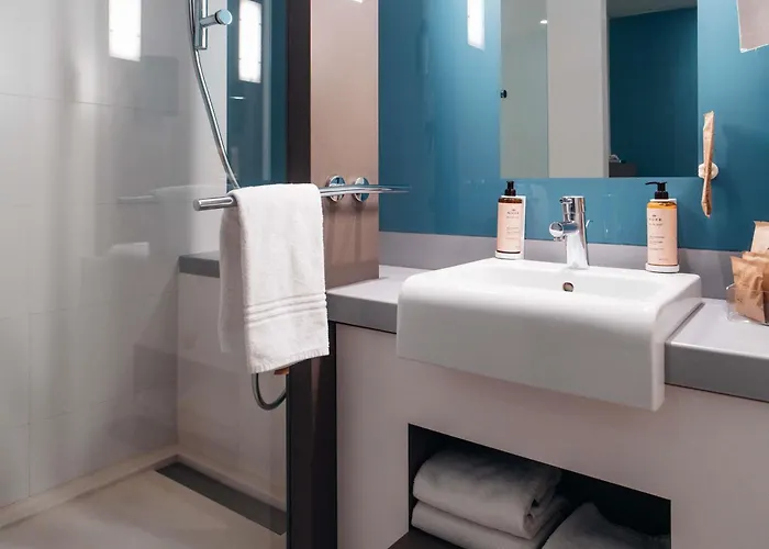 Mercure Paris Val De 4*